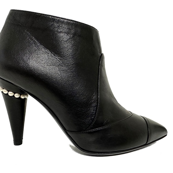 New Chanel Bottines Black Boots Booties Leather Pearl Size 35.5 US 5.5 - Picture 3 of 12